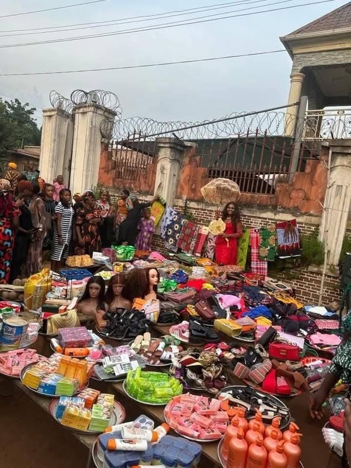 General_Somto's tweet image. “Congratulations To Me! My Odogwu Paid In Full. Bride Price Completed.”~ Lady