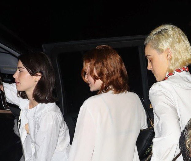 yntprtm's tweet image. 이날은 진짜 좋은 날임
그레이시에이브럼스 세이디싱크 에이바카프리  여자의악마레즈비언의악마들이 테일러스위프트 파티에서 모인 날