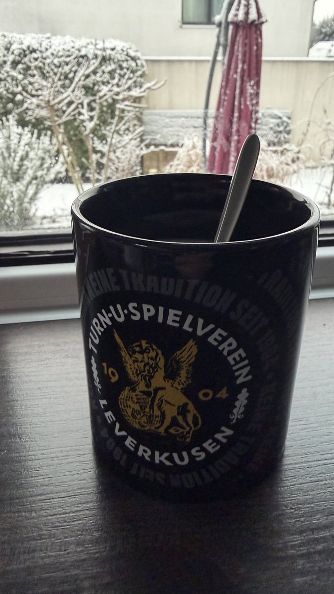 kolle77's tweet photo. Endlich geht es wieder los und dann auch noch mit einem Topspiel #B04VFB Ich hoffe, das Spiel ist wird heißer als das Wetter heute ! Aber da habe ich eigentlich keinen Zweifel! #Spieltagskaffee #ForzaSVB #stärkeBayer #Bayer04 https://t.co/MDTvKMl1S6