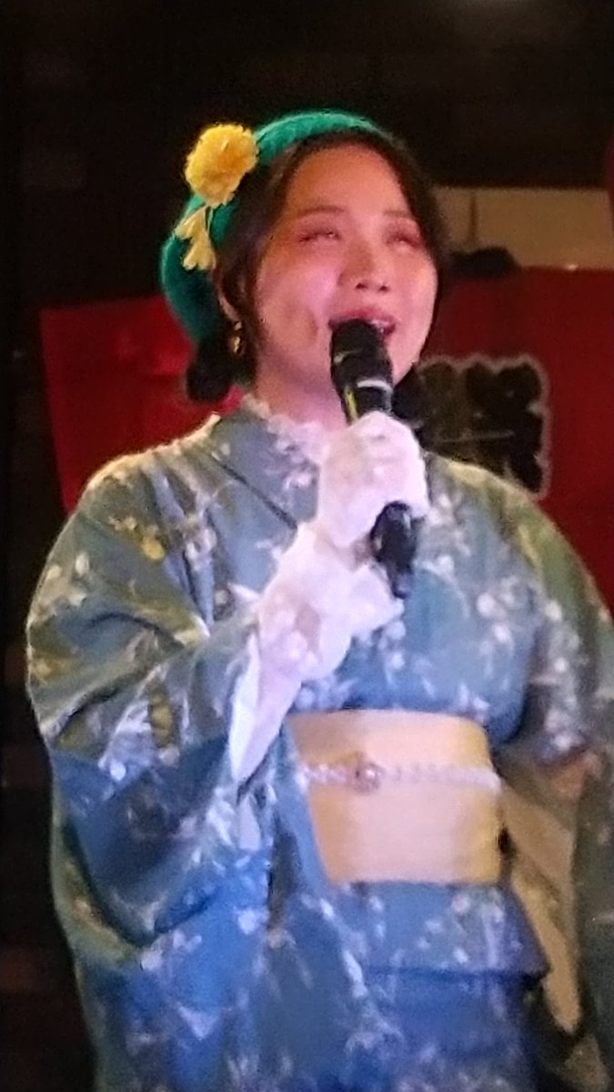 noritetsux's tweet photo. 新年最初のライブ、第５回「HAMA NO BON-ODMORI」に参加しました。
全編ほぼ踊りっぱなしでしたがとても楽しい時間でした。
やはり、このライブは参加したほうが絶対にいいです。プライスレスな感動と喜びをいただく事が出来ますから。
#町あかり https://t.co/3XSnO3KkJx