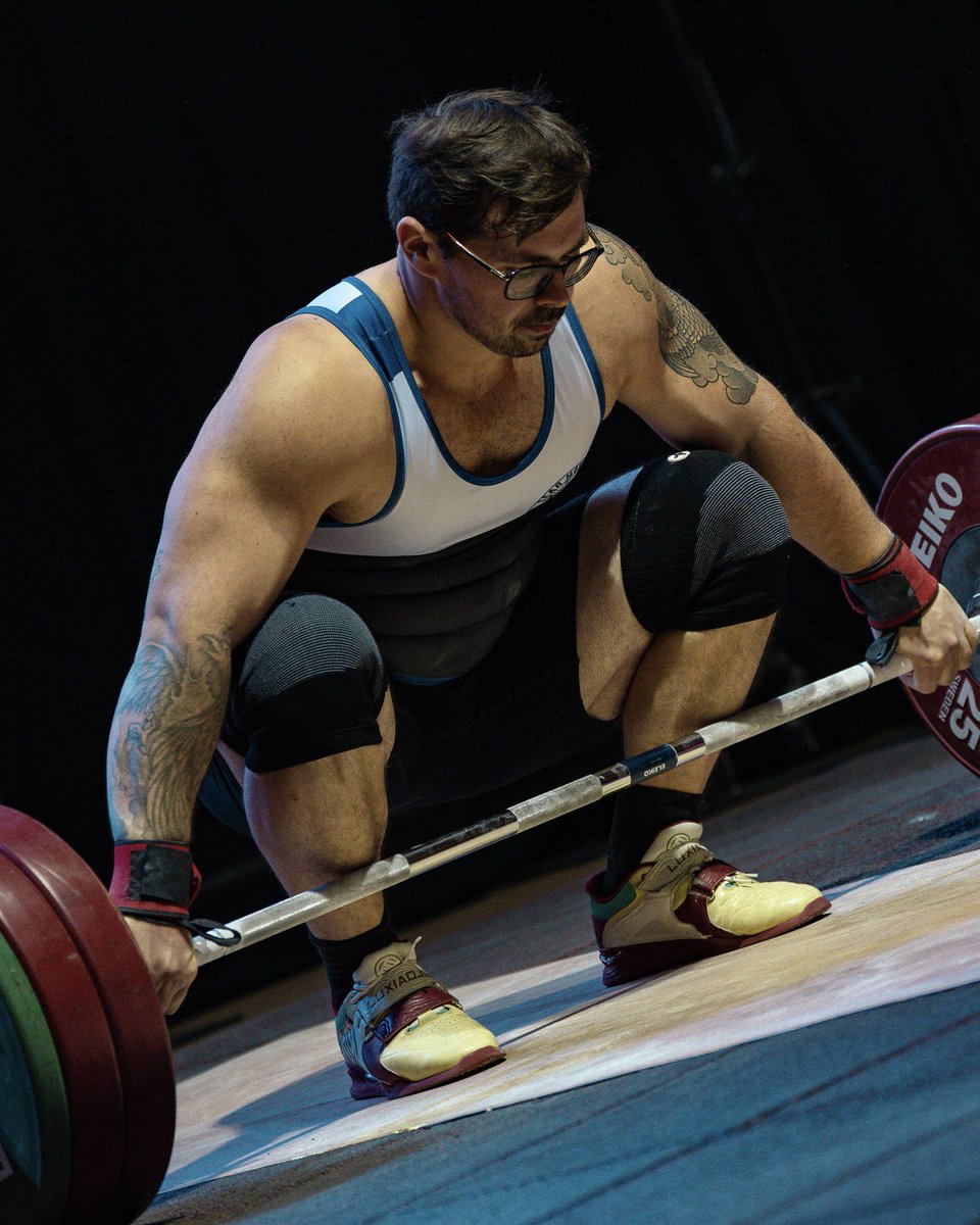 FFHaltero's tweet image. Un 𝙟𝙤𝙮𝙚𝙪𝙭 𝙖𝙣𝙣𝙞𝙫𝙚𝙧𝙨𝙖𝙞𝙧𝙚 à Anthony COULLET qui souffle ce 10 janvier sa 2️⃣9️⃣ème bougie 🎂🎉🥳

#TeamHaltero #TeamFranceHaltero