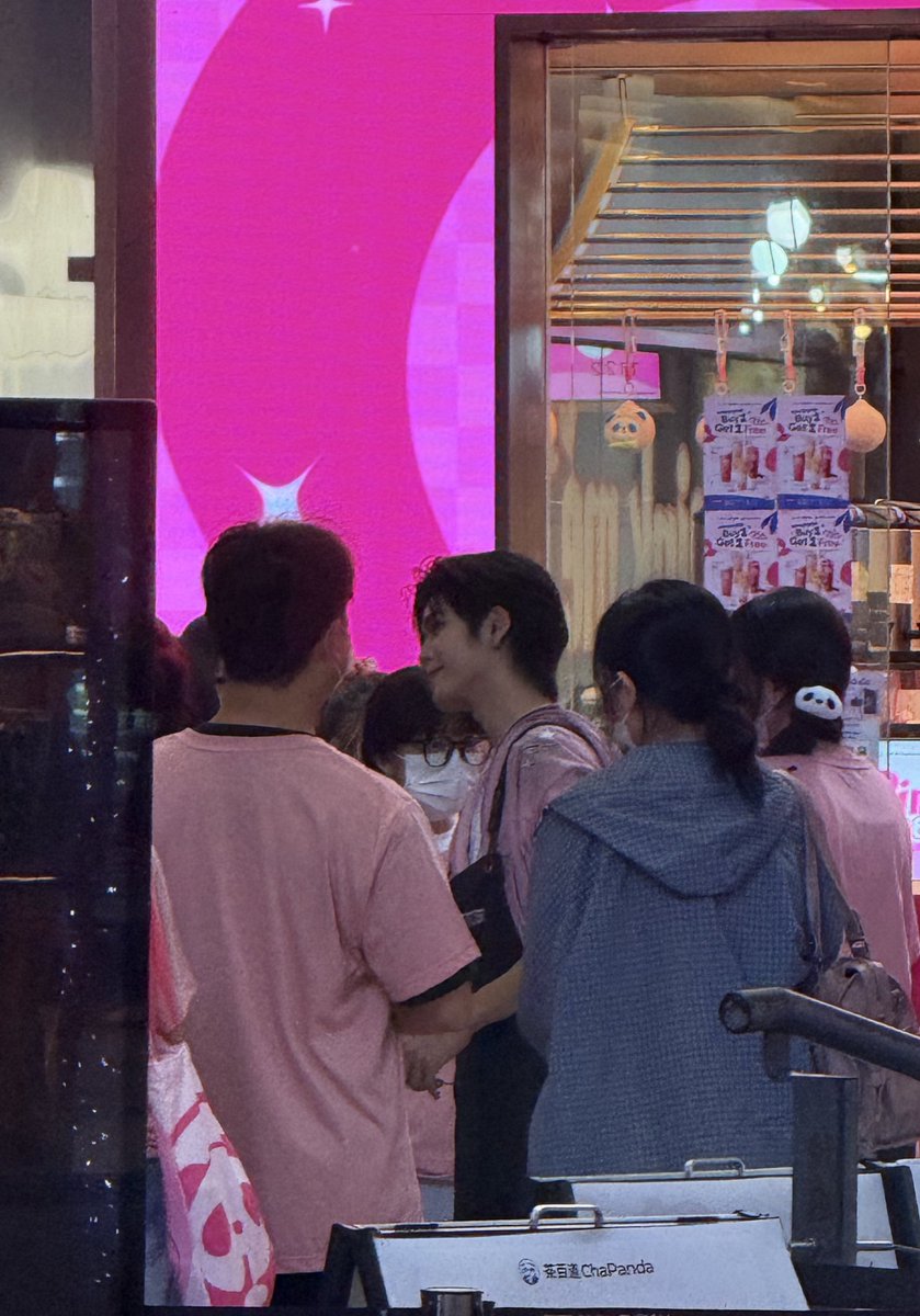 bamblaaa24's tweet image. ได้แค่นี้จริงๆ ไม่สู้55 แฟนๆมากันเยอะมากก ปลื้มใจงับ

DORNTAO 1 DAY MANAGER  
#ChaPandaXDORNYETAO
#NexT1DE_DORN  #NexT1DE  #DORN