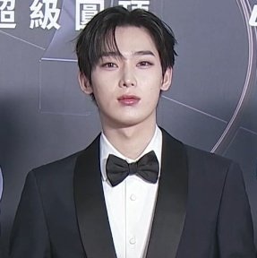 jnksnx's tweet image. My two KIMs, Jennie and Sunoo. ❤️‍🔥