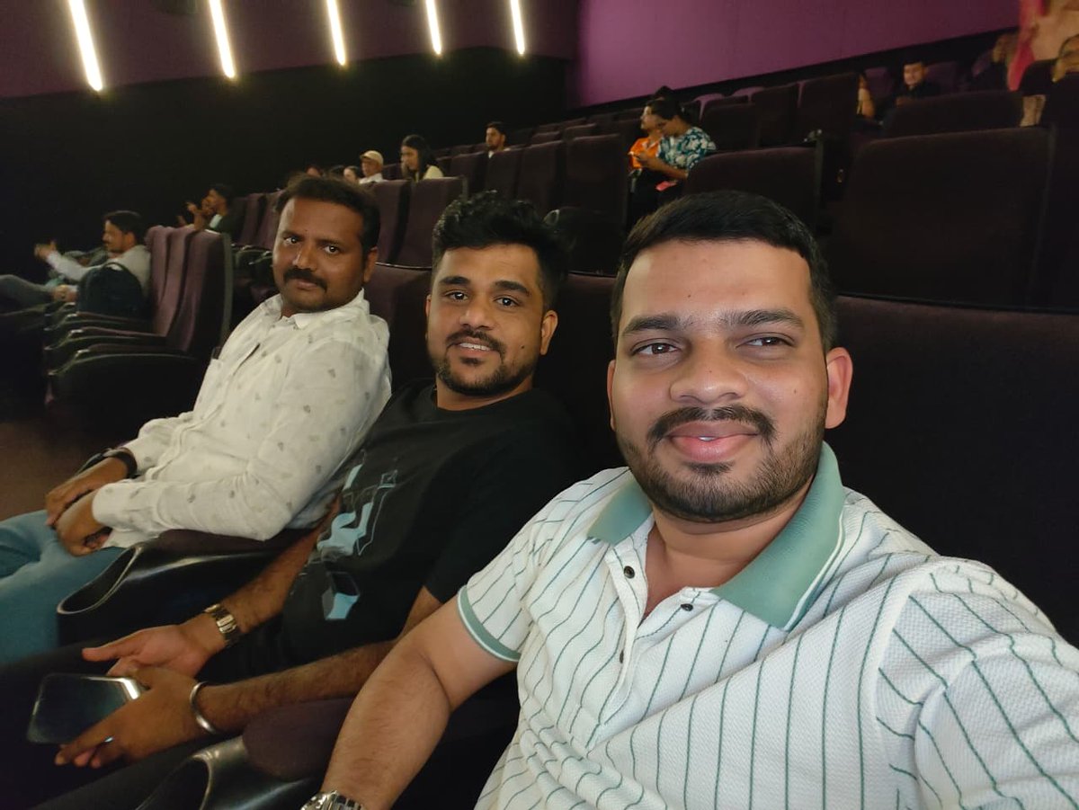 someshmane2's tweet photo. @hemantdhome21   thanks for amazing movie #KrantijyotiVidyalaymarathimadhyam @balajimultiplex, कोपरखैरणे. https://t.co/OtNpL84Mwz