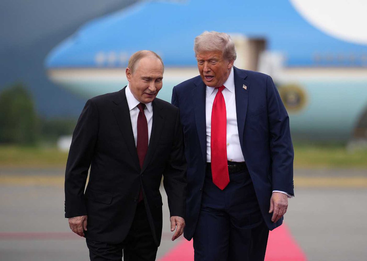 Maks_NAFO_FELLA's tweet photo. 🇺🇸 Trump considers Putin an obstacle to peace and is tired of his games, - The Telegraph

The Trump administration is moving to a strategy of tough coercion of the Russian Federation to peace. Washington's latest steps - the arrest of a Russian oil tanker and support for new sanctions - have become a clear signal to Putin: time for negotiations is running out.

Sources in the White House note that Trump is tired of the Kremlin's manipulative tactics of "two steps forward, one back". Despite the previous rhetoric, the US position is increasingly approaching the European one: Washington has realized that Putin is playing a game of attrition with no intention of actually ending the conflict.

The final turning point was the massive attack on Kyiv on the eve of Zelensky's visit to Mar-a-Lago, which was perceived by Trump's entourage as a personal insult and a manifestation of treachery.