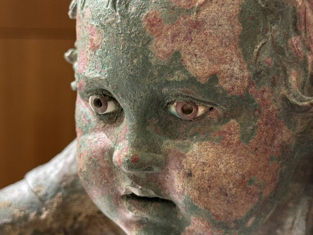 HectorBraojos's tweet image. 🏺 Dos #esculturas #romanas #expoliadas hace más de una década #regresan a España.

🚔 Las piezas, en bronce, tienen más de 2.000 años y salieron ilegalmente del país tras ser #robadas de un yacimiento. La investigación de la #Policía #Nacional ha permitido su recuperación.

🔗