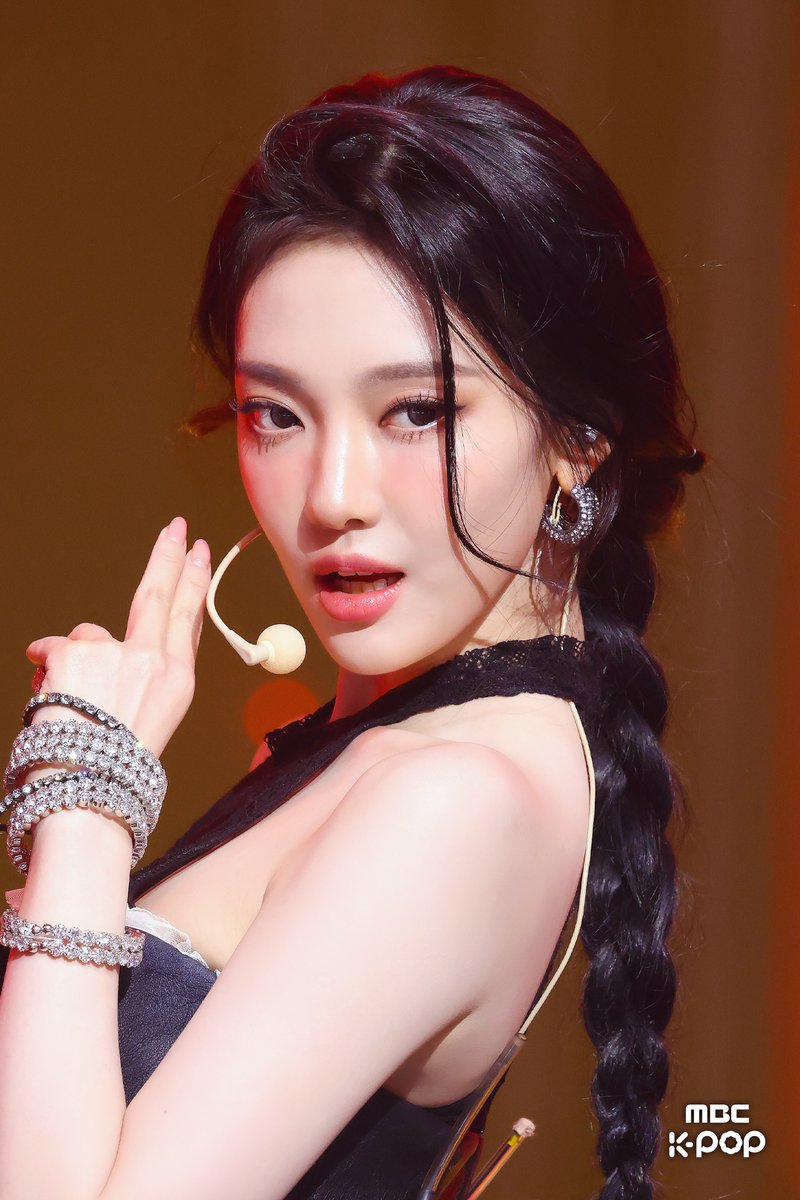 MBC_entertain's tweet image. ✨2025 MBC 가요대제전 현장포토✨

【aespa】

🔻2025 가요대제전 직캠 보러가기
youtube.com/@MBCkpop

#2025MBC가요대제전 #가요대제전 #2025MBCGayoDaejejeon #aespa #에스파 @aespa_official