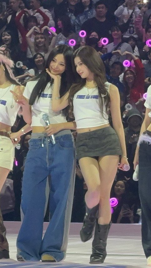 ฅ^•ﻌ•^ฅ tweet media