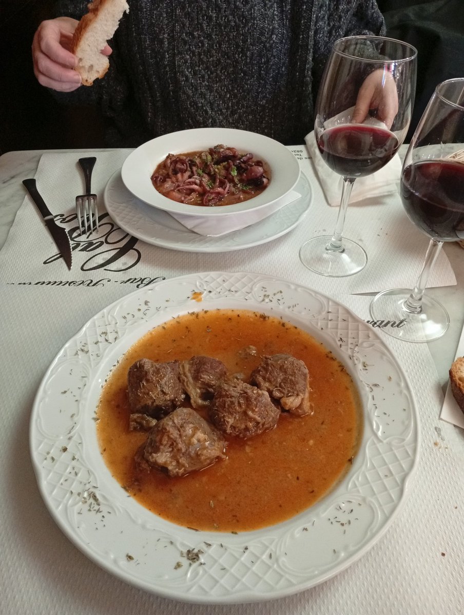 Quina meravella esmorzar a cal ros....<a href="/UncluGarrot/">Jordi Unclu Garrot</a>  si mai véns a  Manresa en dissabte vindrem a esmorzar aquí