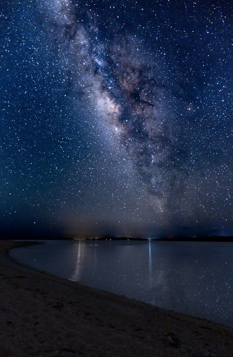 NoteKeepWalking's tweet image. 友達の結婚式で3時間も立ちっぱなしで疲れた 🧓