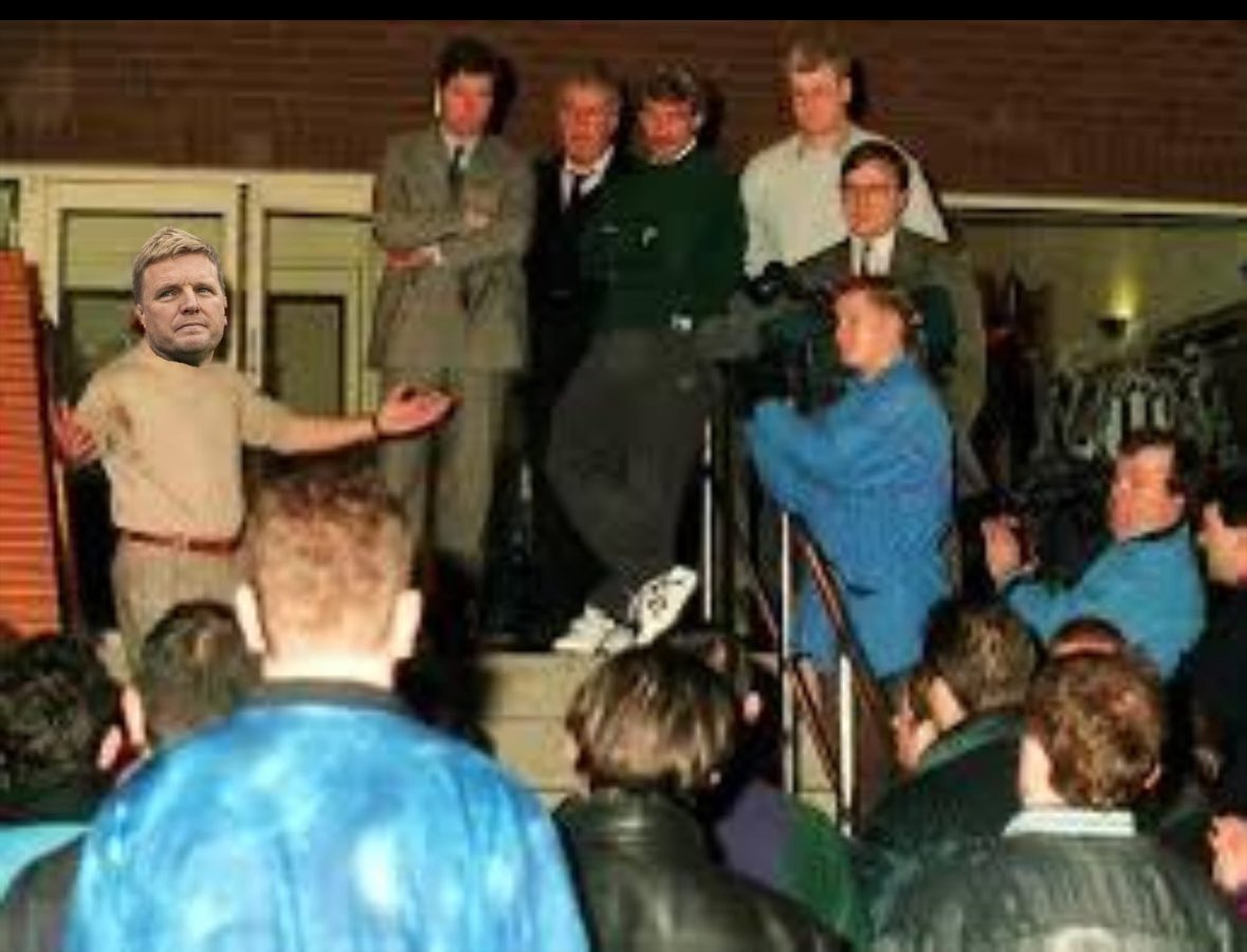 Ramma_____'s tweet image. WOW!

7700 #SAFC fans travelling to Everton today, the red &amp;amp; white Armada is well &amp;amp; truly on its way, as opposed to the black &amp;amp; white dinghy that attended Goodison from Tyneside

There’s more in our Last Man Standing Whatsapp group than #NUFC took that night, blink &amp;amp; you’d miss…