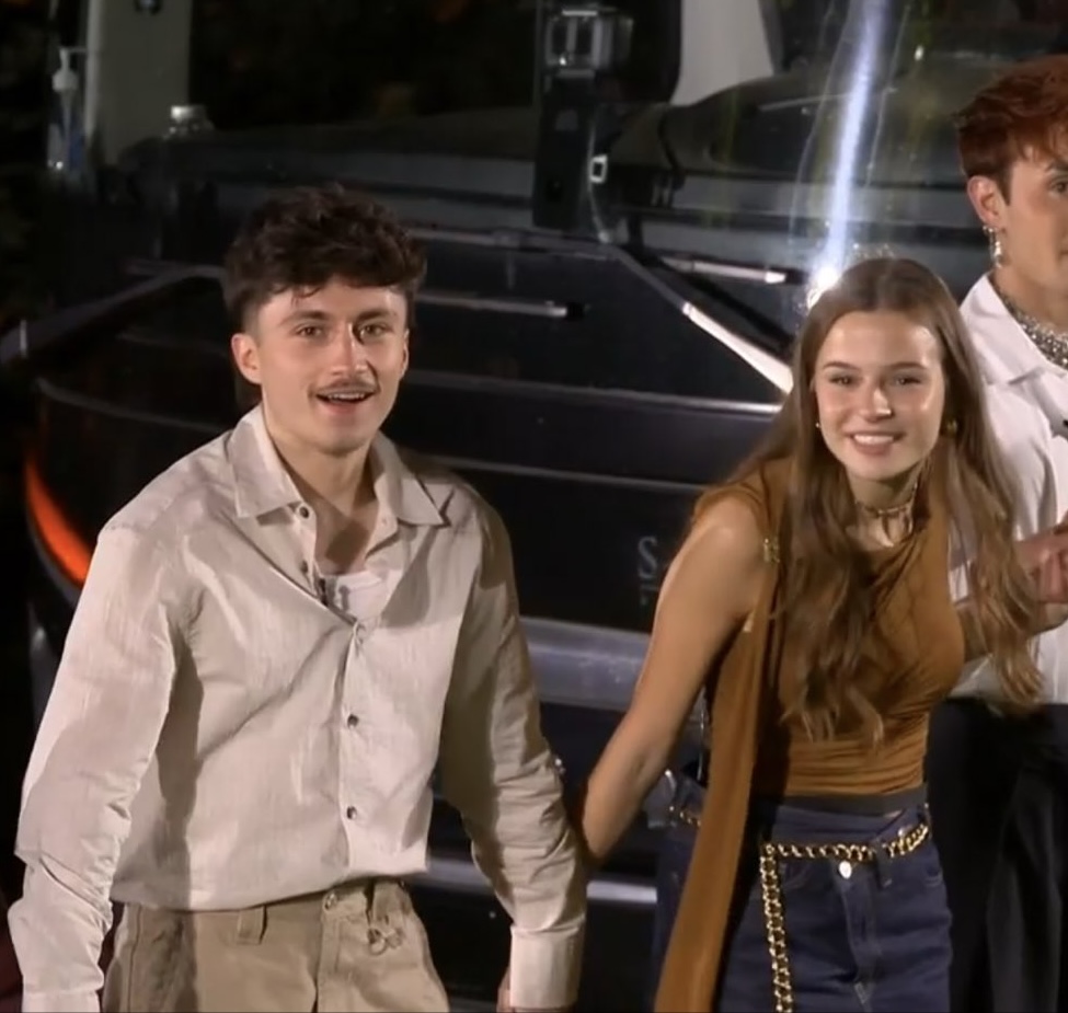 Captain_chipie's tweet image. Team Jeanne, Théo Kiné &amp;amp; Léo : on a besoin de vous ! 🙏🏻Soutenez Anouk avec nous ! Devenez téléphone votant pour la team Anouk et envoyez l’amie de votre fav un peu plus loin dans cette aventure ✨🫰🏻#StarAcademyLeLive #StarAcademy2025 #StarAcademy