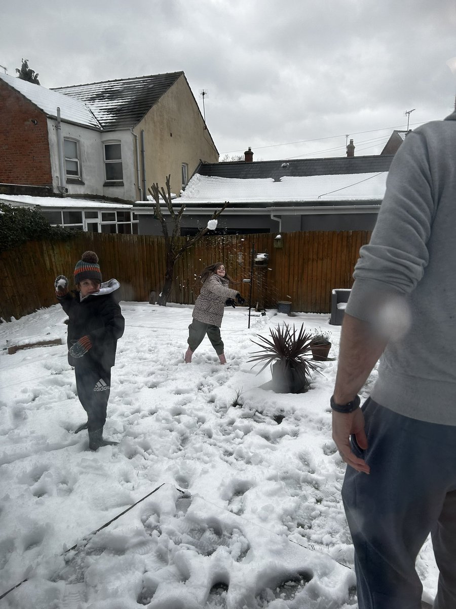 Rebecca Glassbrook tweet media