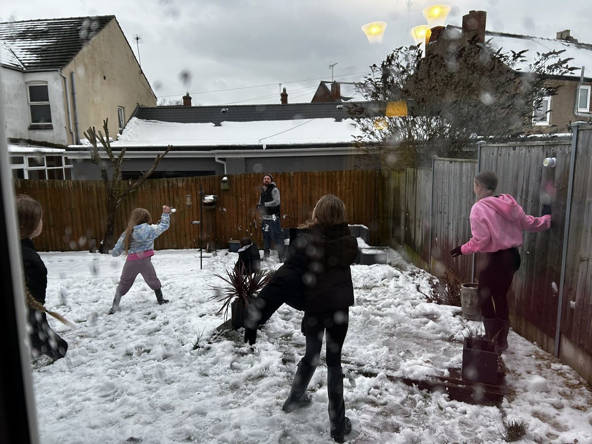 Rebecca Glassbrook tweet media