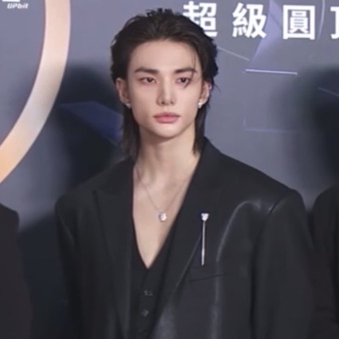 The_kpop_Nation's tweet photo. #Hyunjin of #StrayKids stuns with sleek black hair at the Golden Disc Awards today.

🗓️ Jan 10, 2026
📍 TAIPEI DOME
📺️ Watch: https://t.co/e3OW0I2k9f

#40thGDA #GDA2026 #GDA #Goldendiscawards https://t.co/IXKnn0dV1x