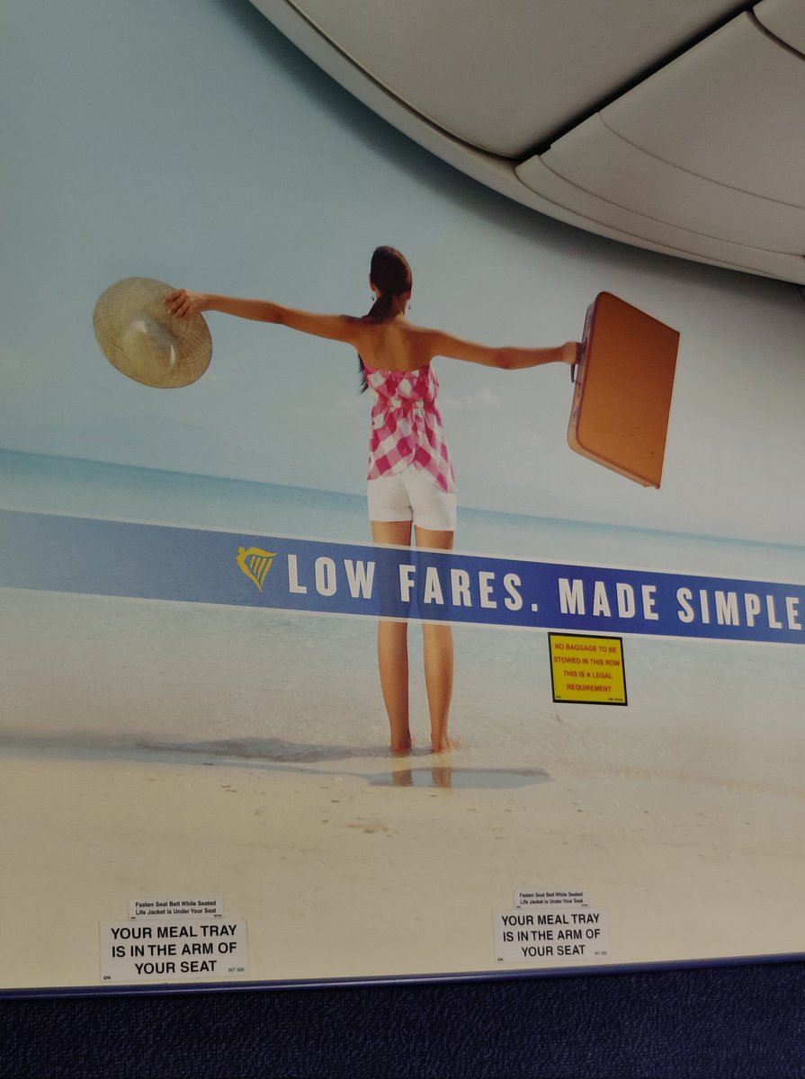 Gisteren op de vlucht van Turijn naar Charleroi bedacht ik me: zijn ze nu bij <a href="/Ryanair/">Ryanair</a> reclame aan het maken voor <a href="/volotea/">Volotea</a>? Bedrijfsliefde kan schoon zijn...