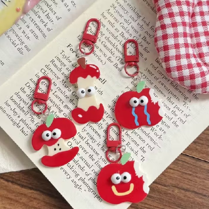 gummieaw's tweet image. Apple Keychain ༘⋆✿🍏🍎

- a thread