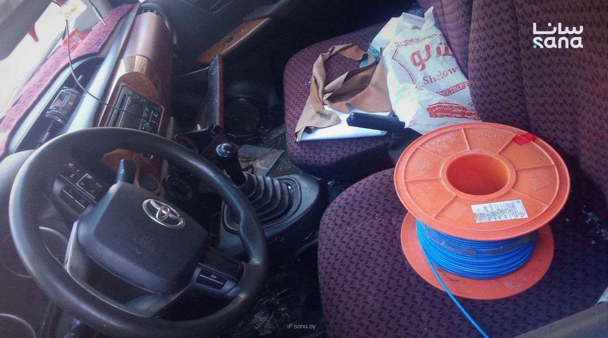 Halep, PKK/PYD/SDG’li teröristlerden arındırıldı. Haritası tamamen yeşile döndü. Halep artık Arapların, Türklerin, Kürtlerin her kim varsa eşit ve güvenlik içinde yaşayacağı bir kent.
Geriye PKK/SDG’li teröristlerin tuzakladığı patlayacılar ile insanları sokağa çekip çatışma