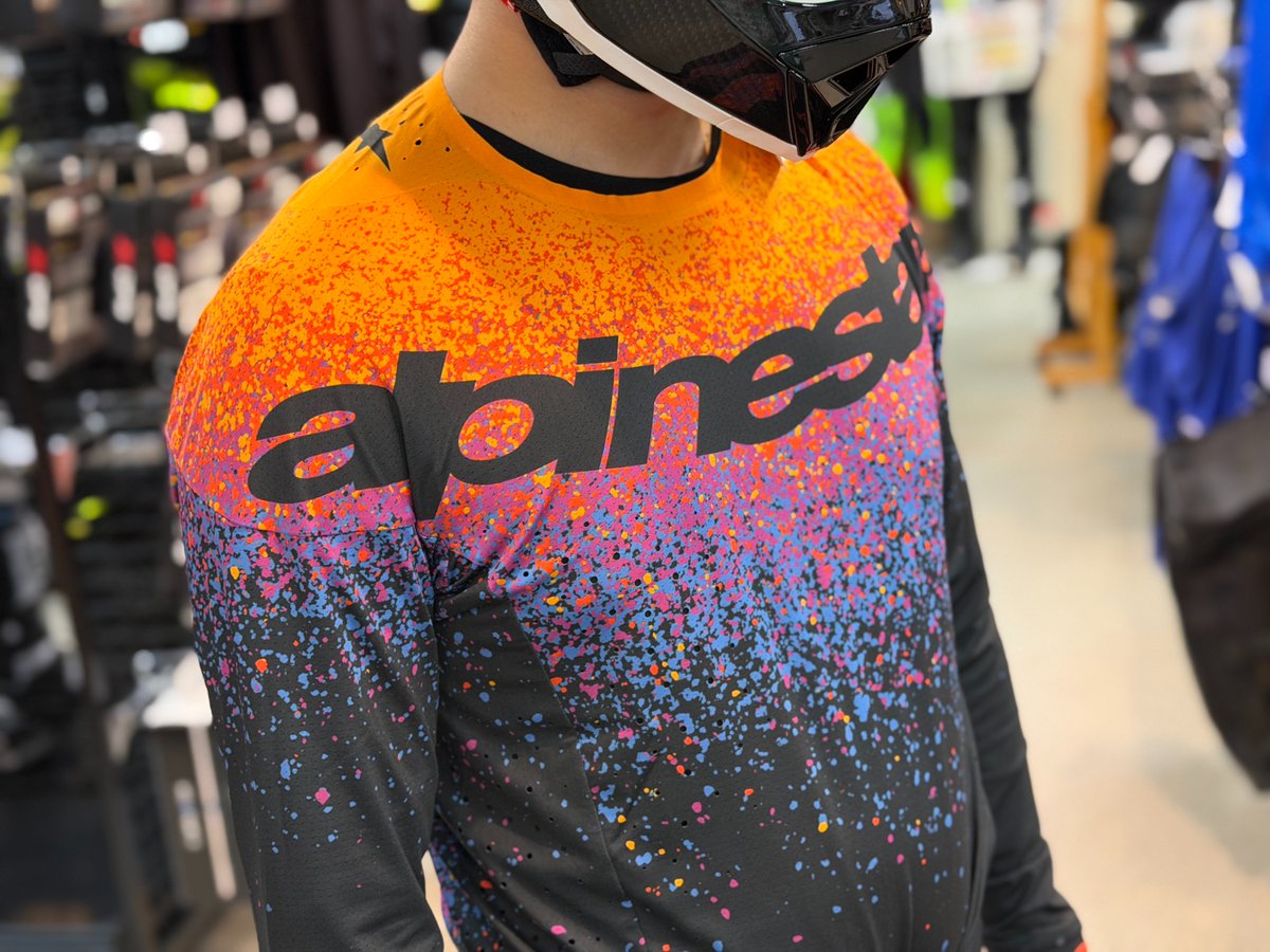 瀬戸店です🏁 alpinestarsのリミテッドエディションモデル【BLACK HOLE