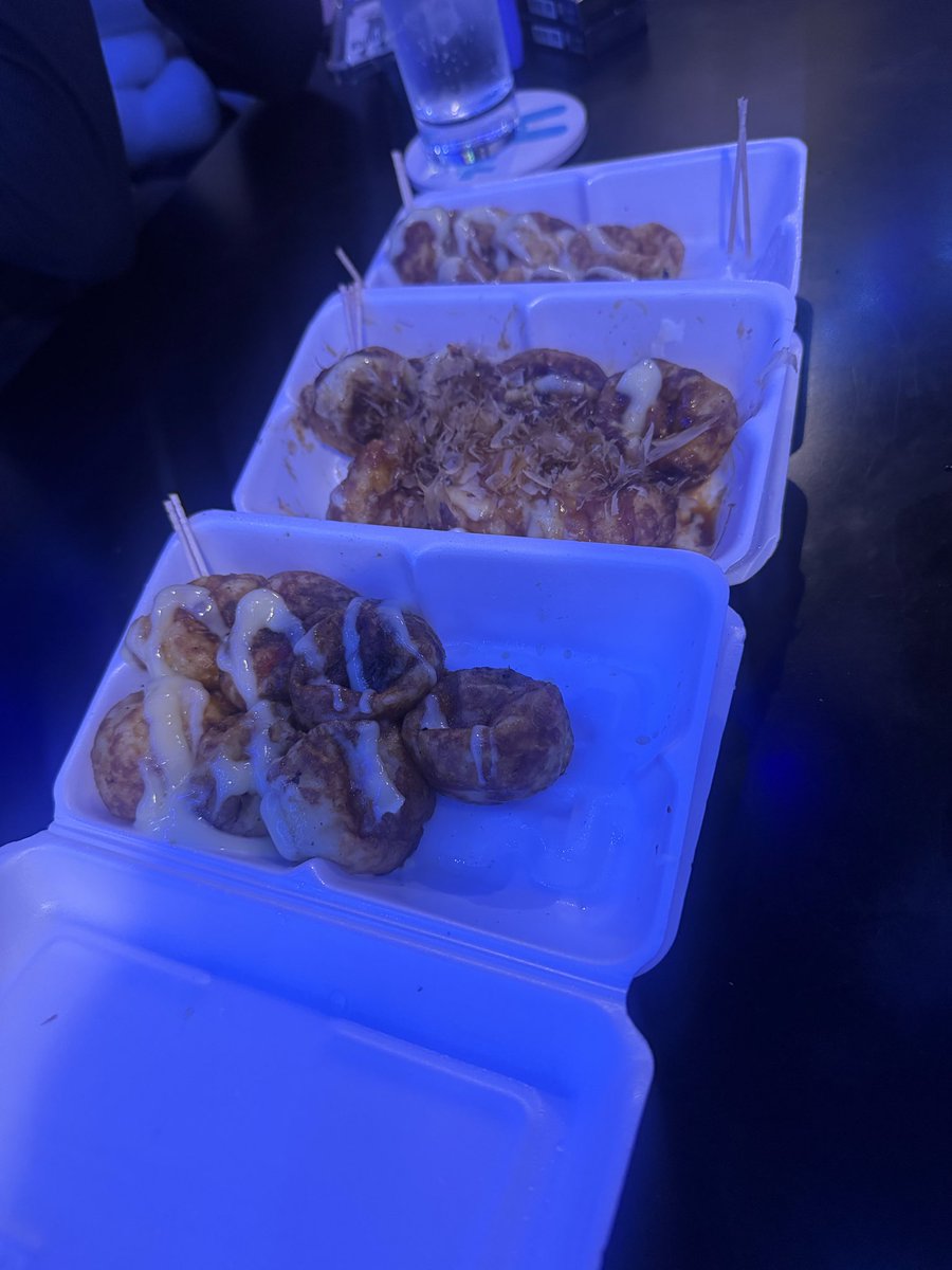 なつき4点リクエスト品 なつきさん&ﾃﾞｨｸﾞちゃんから乾杯ドリンク＆TAKOYAKI頂きました