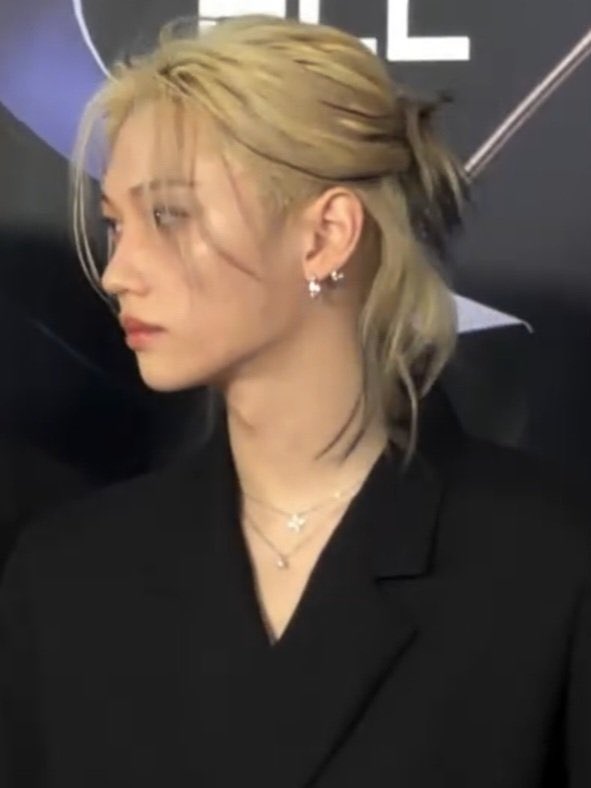 WOAH FELIX’S HAIR??