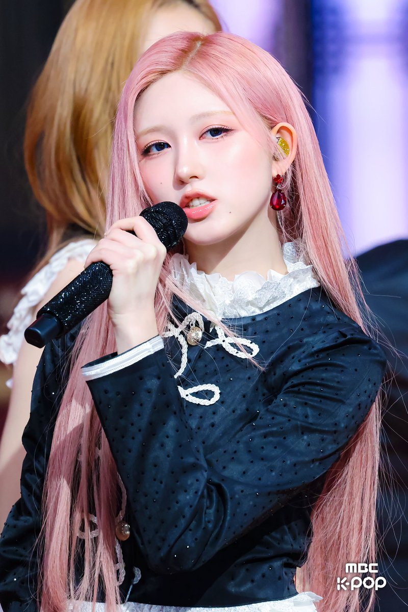 MBC_entertain's tweet image. ✨2025 MBC 가요대제전 현장포토✨ - IVE