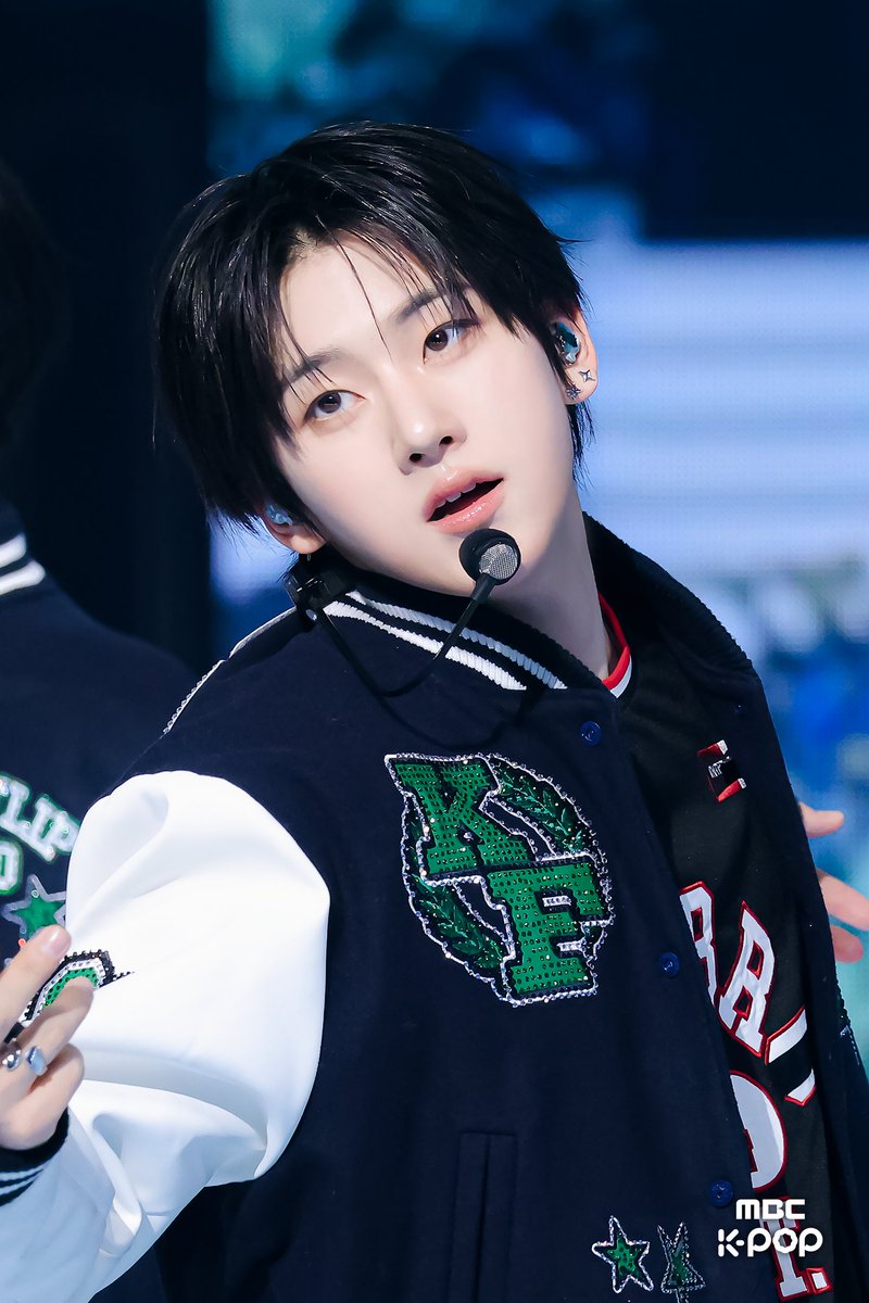 MBC_entertain's tweet image. ✨2025 MBC 가요대제전 현장포토✨

【KickFlip】

🔻2025 가요대제전 직캠 보러가기
youtube.com/@MBCkpop

#2025MBC가요대제전 #가요대제전 #2025MBCGayoDaejejeon #KickFlip #킥플립 @kickflip_jype