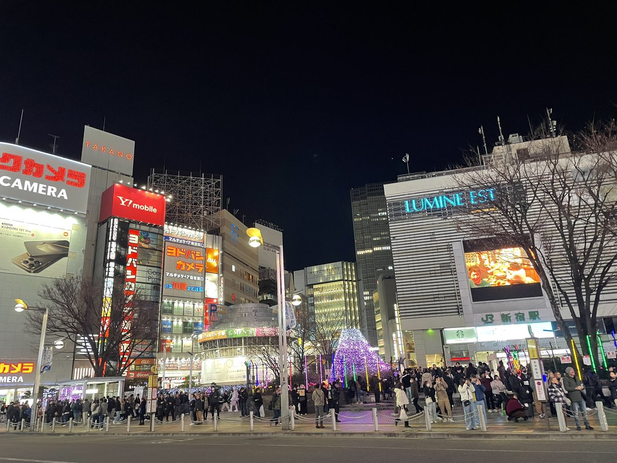 DIZkingdom's tweet photo. やっとついた。。
遠かったぜぃ。 https://t.co/hPgFfZXECQ