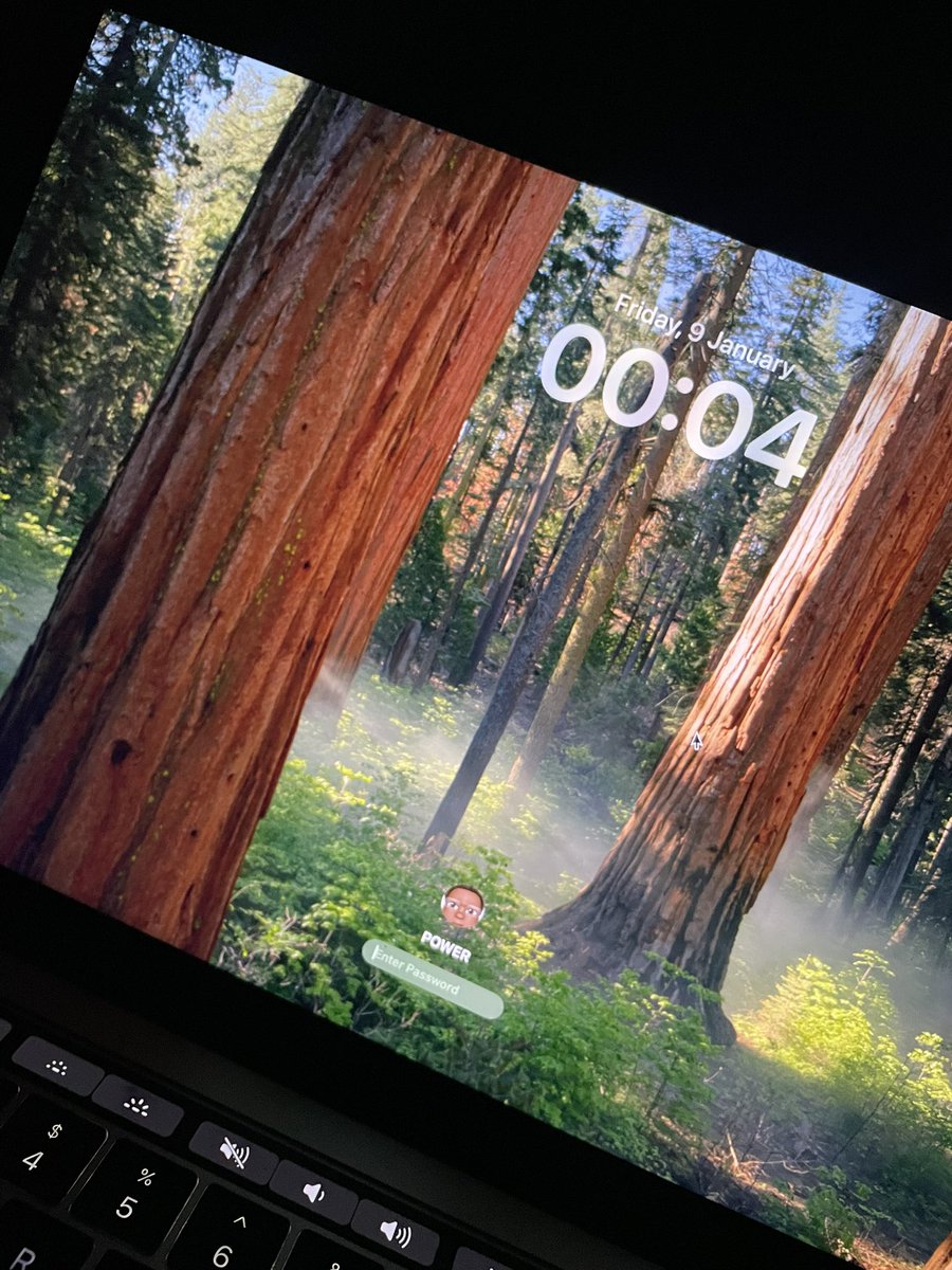 NewForza_'s tweet photo. Spent the last 48 hours creating on two motion graphics video 

Tho my first attempt, I think I kinda of preferred it to video editing. 

I never imagined on being able to use CapCut for this purpose but yea it works!

#MotionGraphics https://t.co/DyflM6pn5q
