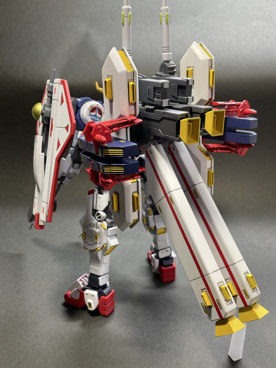 JSKkSd0qMoivIwY's tweet image. とうとう、サンダーボルトガンダムが完成しました🤩