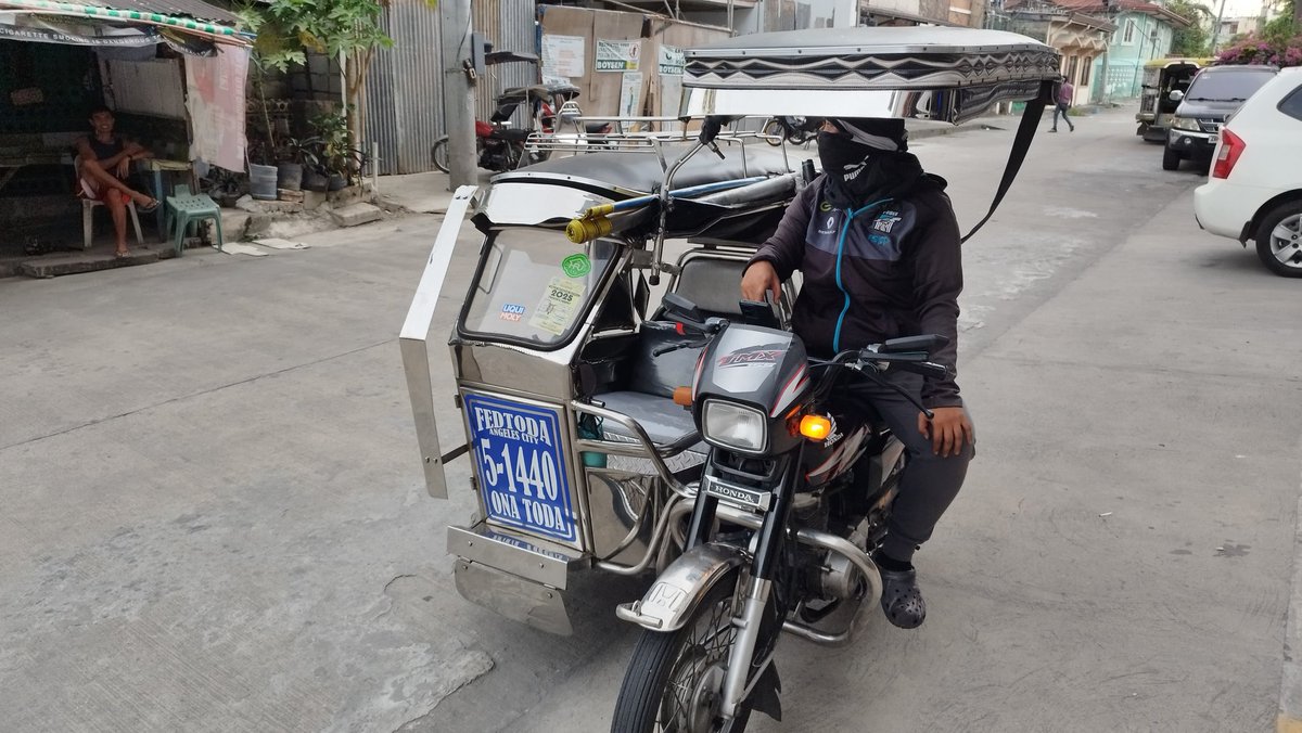 ASasurai's tweet image. フィリピン🇵🇭行ったら必ず乗ろうと思っていたトライシクル。下手な遊園地の乗り物より確実に楽しい！

#Philippines #Transportation #trik