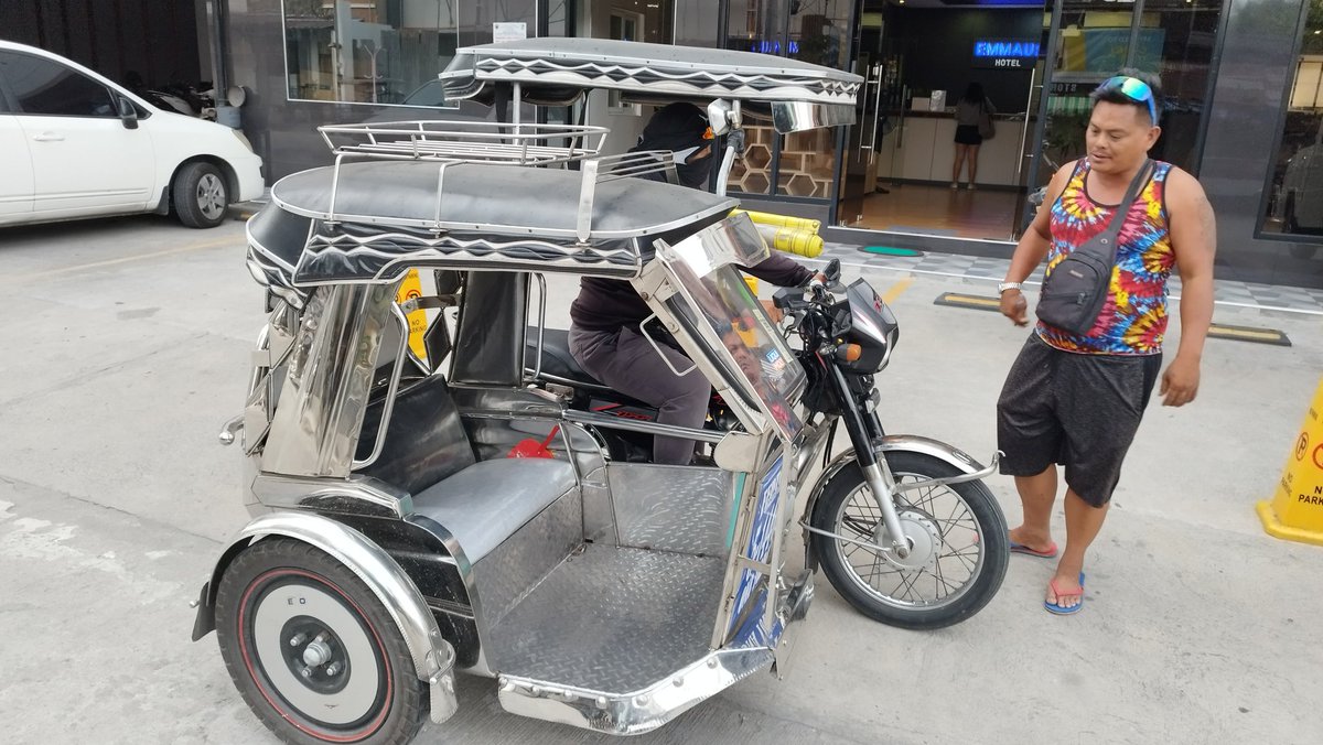 ASasurai's tweet image. フィリピン🇵🇭行ったら必ず乗ろうと思っていたトライシクル。下手な遊園地の乗り物より確実に楽しい！

#Philippines #Transportation #trik