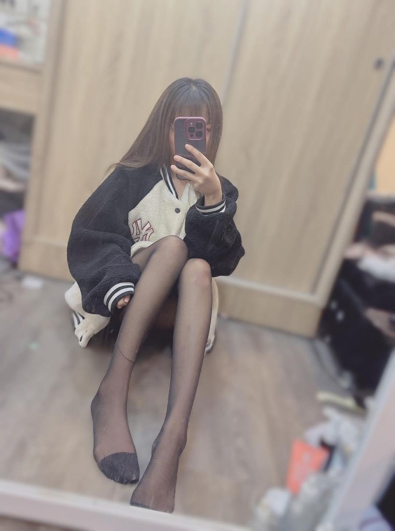 f43487462's tweet photo. 這麼冷ㄉ天氣啦～
只能窩在家當辣妹ㄌ嘛( ˶°ㅁ°)
外面凍死寶寶了根本出不了門ㄟ
#雲林 https://t.co/6ovvXNiSQa
