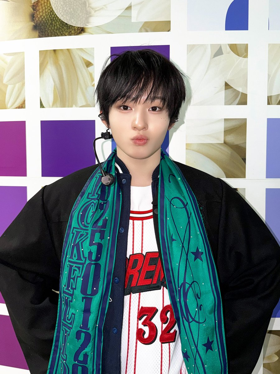 アイドル KickFlip fc kit KickFlip] My First Flip / 250926 Makestar