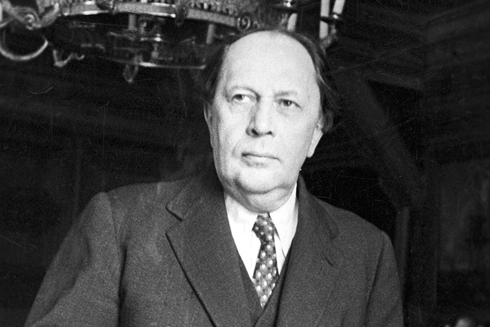 143 года назад, 10 января 1883 г., родился великий советский писатель, поэт и драматург, классик мировой литературы, лауреат трёх Сталинских премий I степени, орденоносец, академик АН СССР, депутат Верховного Совета СССР Алексей Николаевич Толстой.