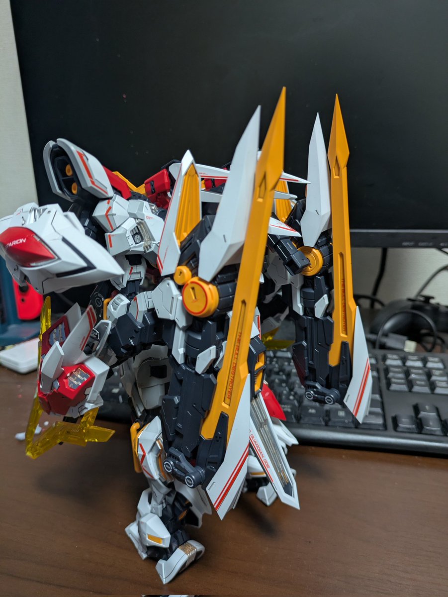 ivacolle's tweet photo. 守護降臨-十二神将-バファリオン完成しました。今回はデカール有りで。
中華製ということでボリュームと色分けはいいですね。ボリュームの問題で立たせるのは大変ですが。
普通に組み立てるだけでも装備のボリュームから満足感は強め。
重心は傾きやすいのでキットに付属してる台座を使いましょう。 https://t.co/OOwe9ZUBss