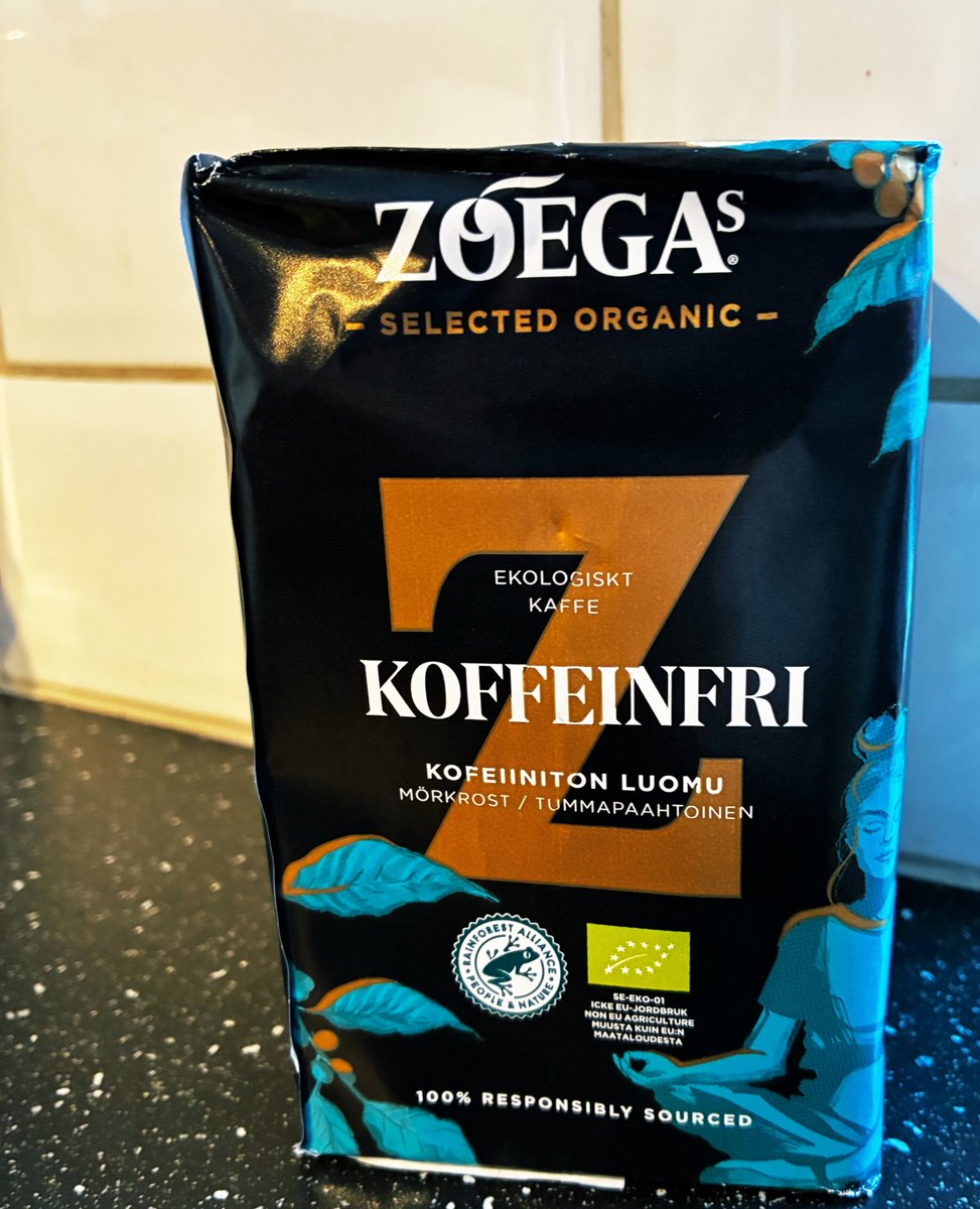 BasedBasse's tweet image. Som en sann covfefe‑enjoyer är detta egentligen hädelse. 

Men om man försöker dra ner på intaget eller vill avnjuta en kopp sent på kvällen är det här varmt rekommenderat.