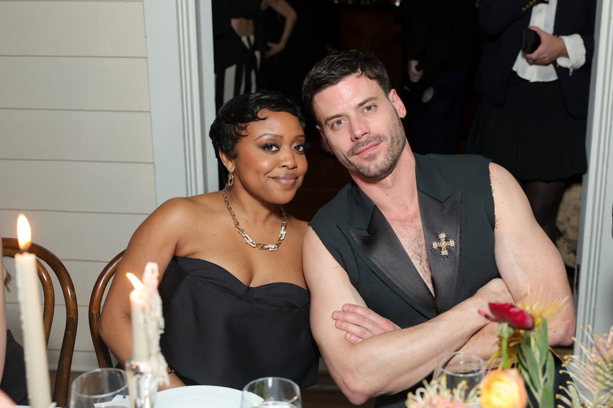 bluedaishiyyih's tweet image. Oh he's HUNGRYY