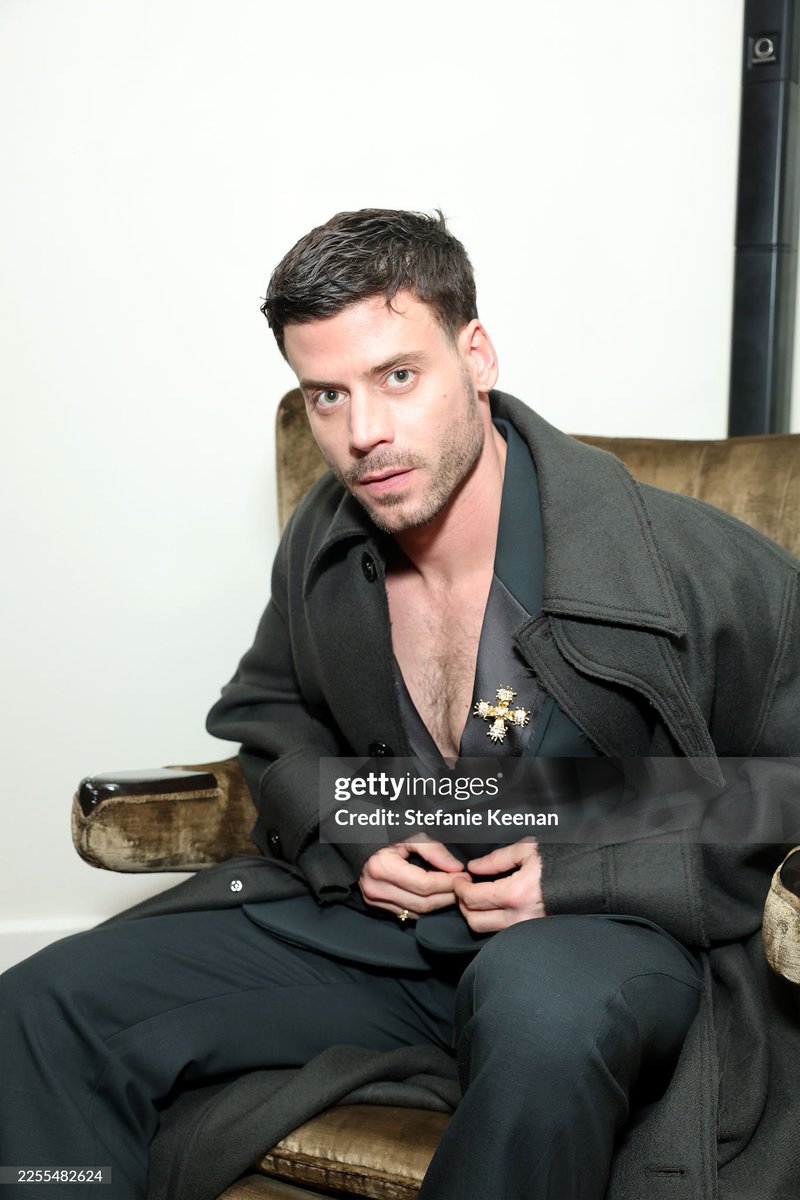 bluedaishiyyih's tweet image. Oh he's HUNGRYY