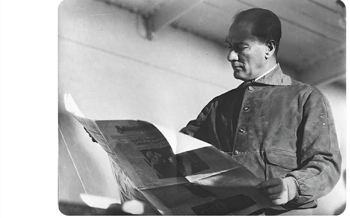 Mustafa  Kemal Atatürk'ün gösterdiği hedefte; namusu,şerefi  ve hatsiyetiyle mesleğini yapan bütün meslektaşlarımın gününü kutluyorum.
#10ocakçalışangazetecilergünü