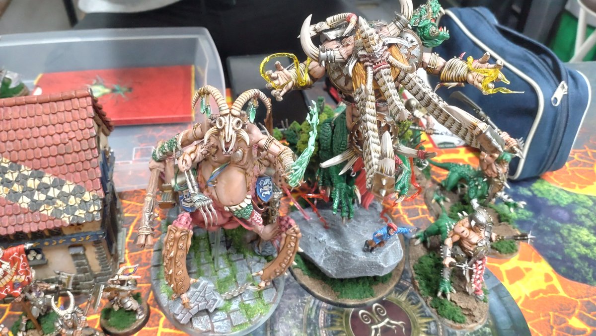 madisco1401's tweet image. AoS1500ptで2ゲーム遊んできました
ナイホンと互角な勝負をしたりビーストオブケイオスにボッコボコにされたりしてきました！
ビーストオブケイオスとの対戦は貴重な経験！
魔法？ナニソレ美味しいの？みたいな顔して固有魔法バンバン、めちゃくちゃ多才でビックリ
今日もめちゃくちゃ楽しかったです😆