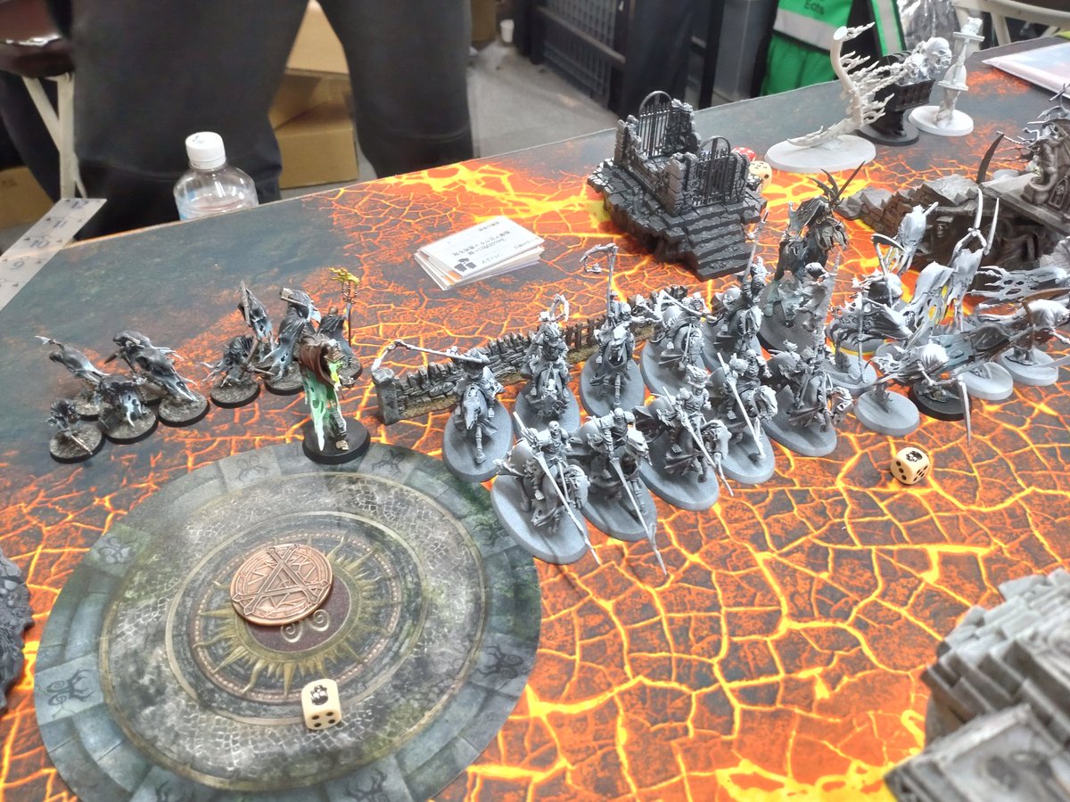 madisco1401's tweet image. AoS1500ptで2ゲーム遊んできました
ナイホンと互角な勝負をしたりビーストオブケイオスにボッコボコにされたりしてきました！
ビーストオブケイオスとの対戦は貴重な経験！
魔法？ナニソレ美味しいの？みたいな顔して固有魔法バンバン、めちゃくちゃ多才でビックリ
今日もめちゃくちゃ楽しかったです😆