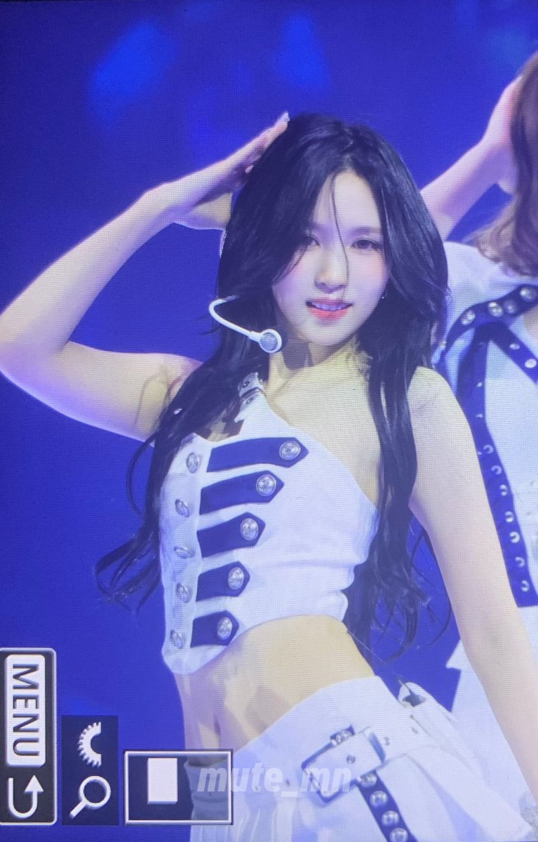 she's stunning 😭❤️