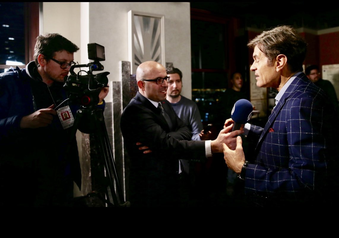 ercingil's tweet image. Tüm meslektaşlarımızın 10 Ocak Çalışan Gazeteciler Gününü tebrik ediyorum. Gazze başta olmak üzere dünyanın dört bir yanında hayatları pahasına görevlerini fedakarca yapan meslektaşlarımıza kolaylıklar diliyorum. 
Hayatlarını kaybedelere Allah’tan rahmet diliyorum.