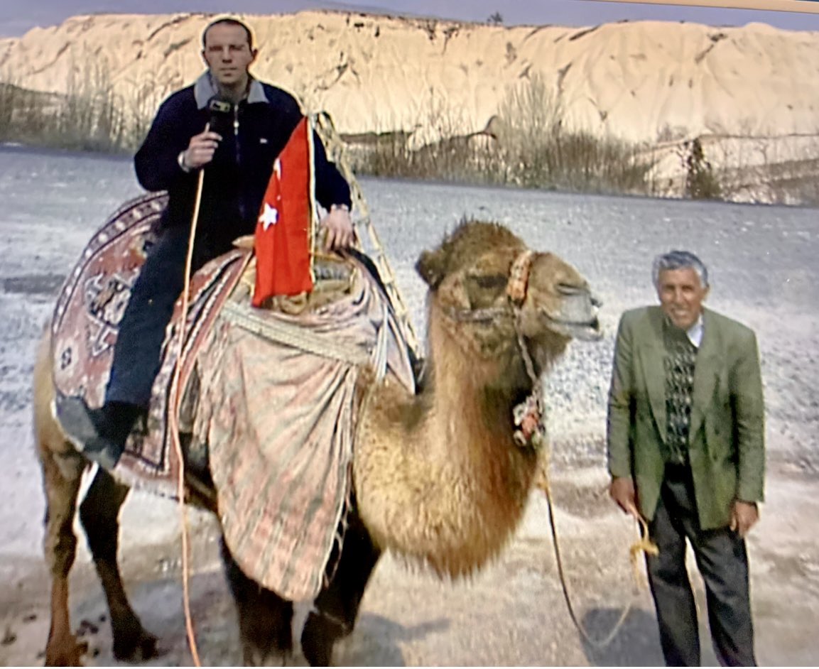 ercingil's tweet image. Tüm meslektaşlarımızın 10 Ocak Çalışan Gazeteciler Gününü tebrik ediyorum. Gazze başta olmak üzere dünyanın dört bir yanında hayatları pahasına görevlerini fedakarca yapan meslektaşlarımıza kolaylıklar diliyorum. 
Hayatlarını kaybedelere Allah’tan rahmet diliyorum.