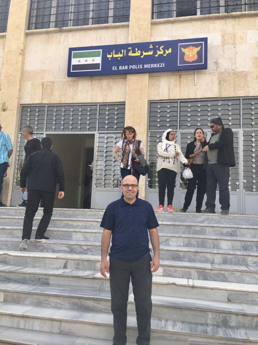 ercingil's tweet image. Tüm meslektaşlarımızın 10 Ocak Çalışan Gazeteciler Gününü tebrik ediyorum. Gazze başta olmak üzere dünyanın dört bir yanında hayatları pahasına görevlerini fedakarca yapan meslektaşlarımıza kolaylıklar diliyorum. 
Hayatlarını kaybedelere Allah’tan rahmet diliyorum.