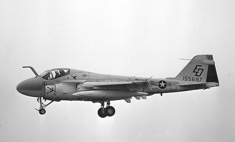 71-11-23   Iwakuni
A-6A   ED-10  155697
upgraded  to  A-6E
95-08-22  to  AMARC