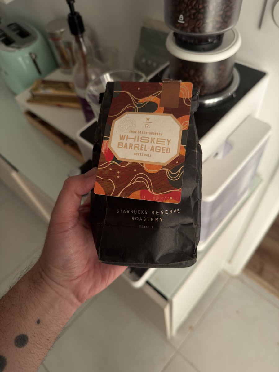 Powlisher tweet media