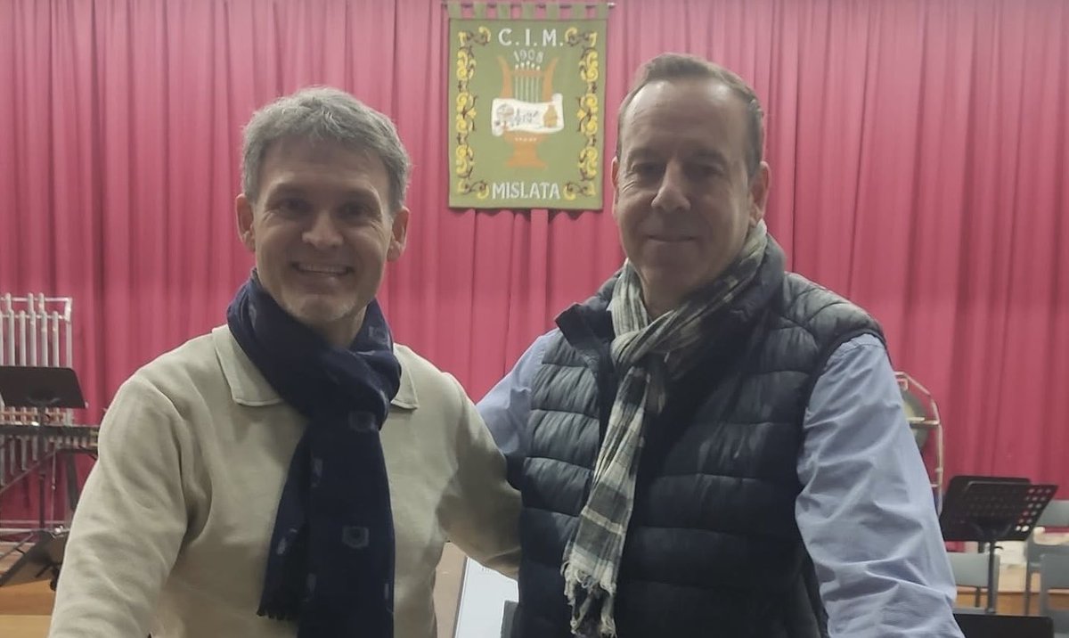 ildebass's tweet image. NUEVO PROYECTO Cim Mislata !!

Comienzo con mucha ilusión mi segunda etapa al frente de la Banda Juvenil del CIM Mislata, un nuevo camino lleno de música, aprendizaje y motivación.

En esta etapa aplicaremos el sistema MIForte – NeuroEducación Musical.