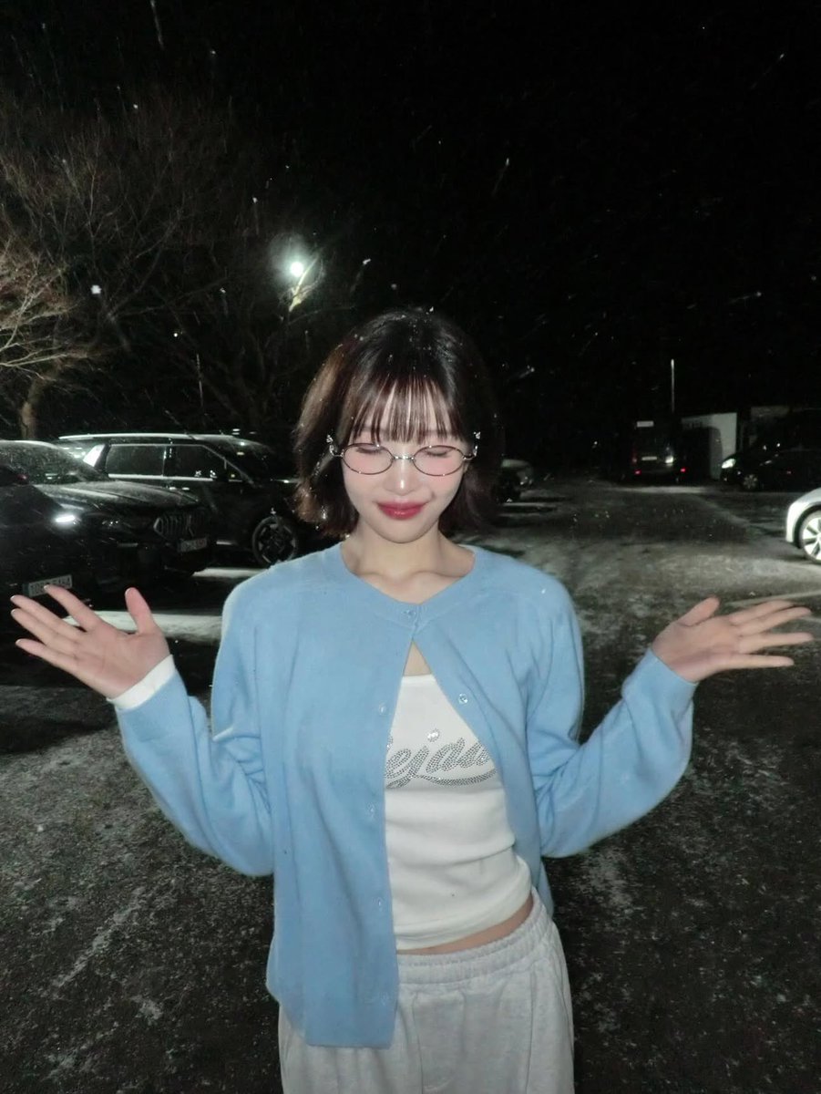 superbstff's tweet image. คุณแอมยัวร์จอยสวยสู้หิมะเว่อ